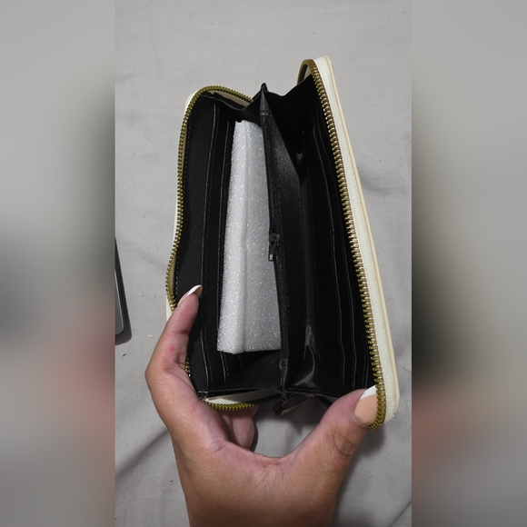 Labubu Wallet - Picture 3 of 3